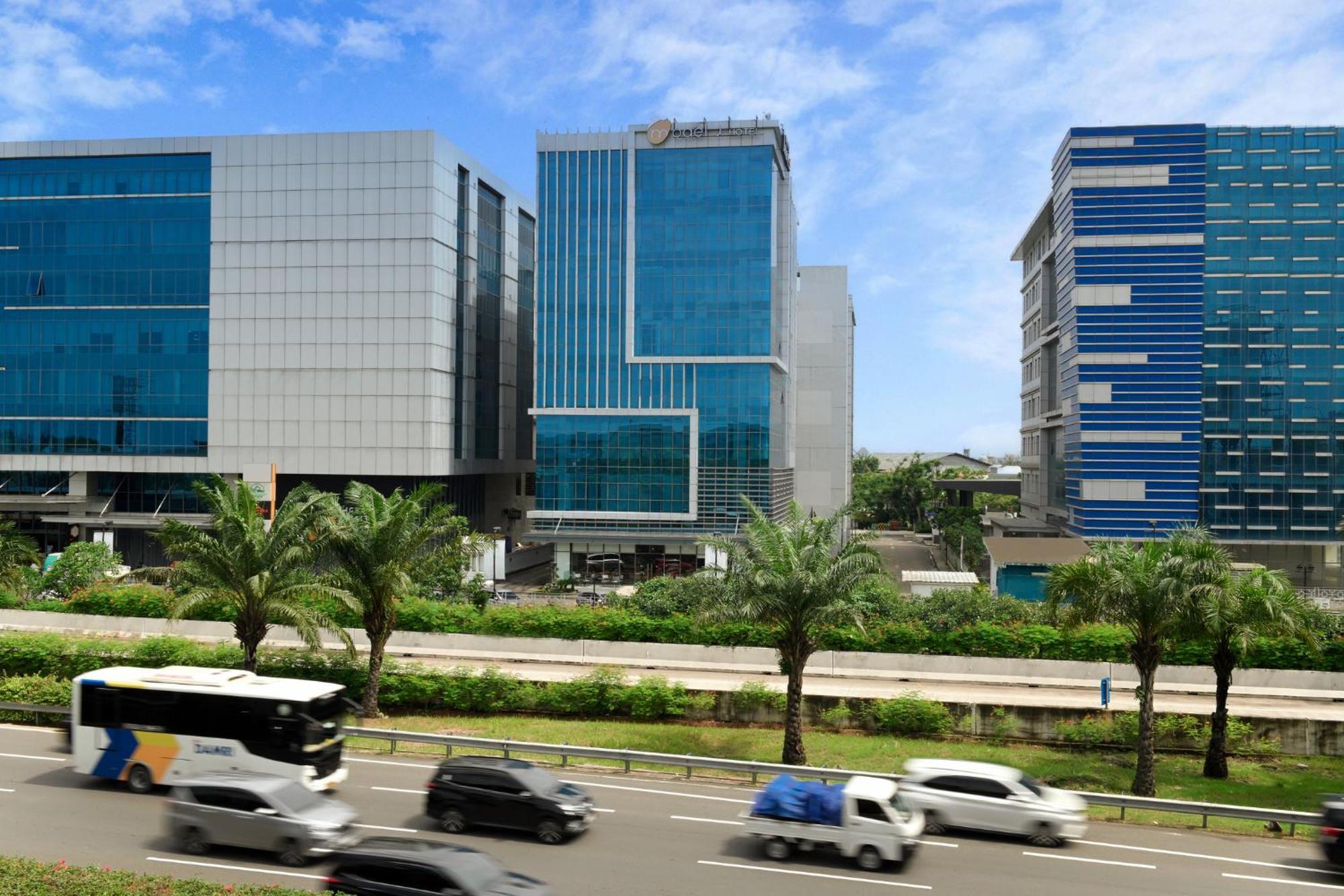 Model J Hotel Jakarta Soekarno - Hatta Airport Tangerang Exterior foto
