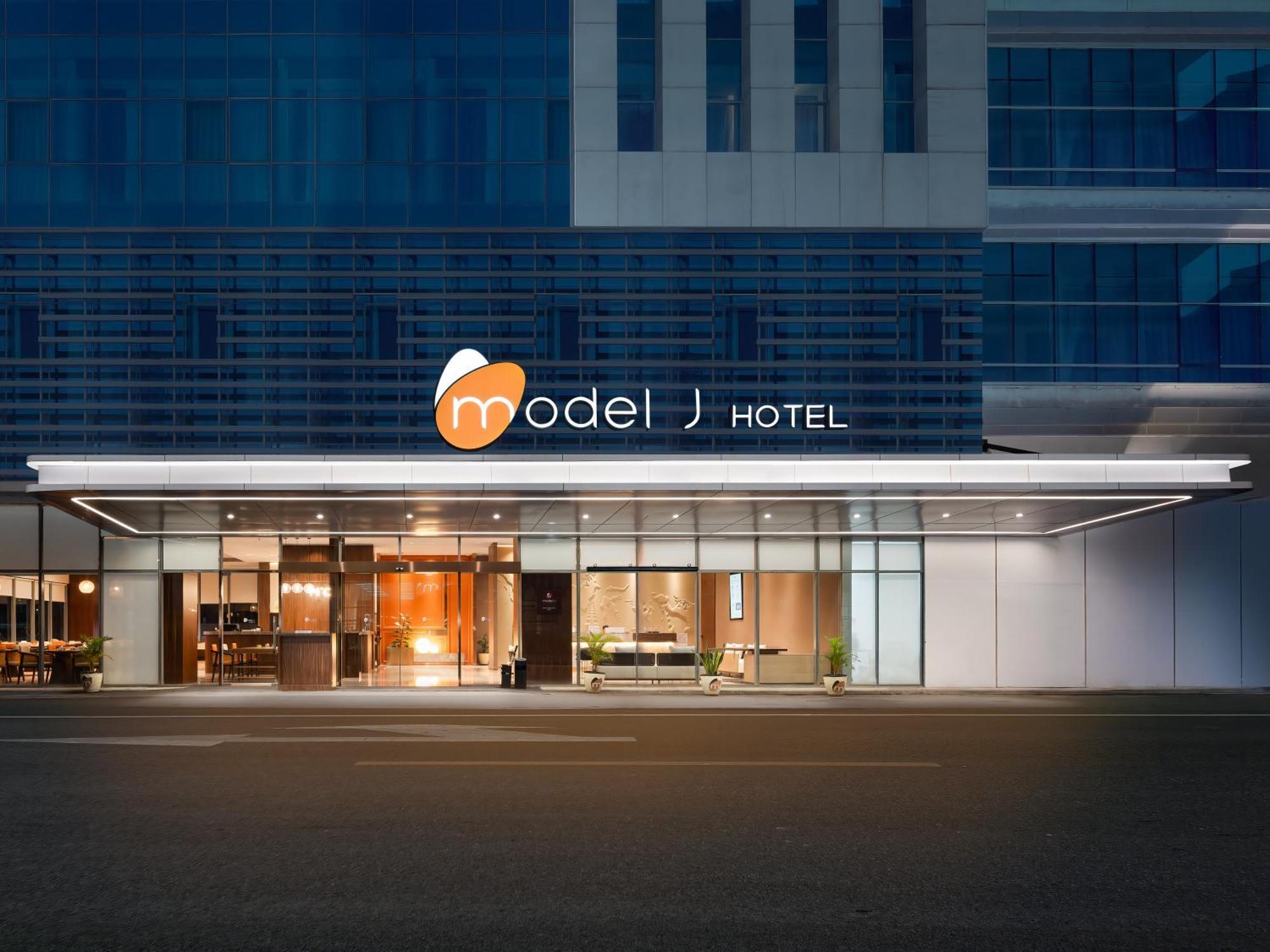 Model J Hotel Jakarta Soekarno - Hatta Airport Tangerang Exterior foto